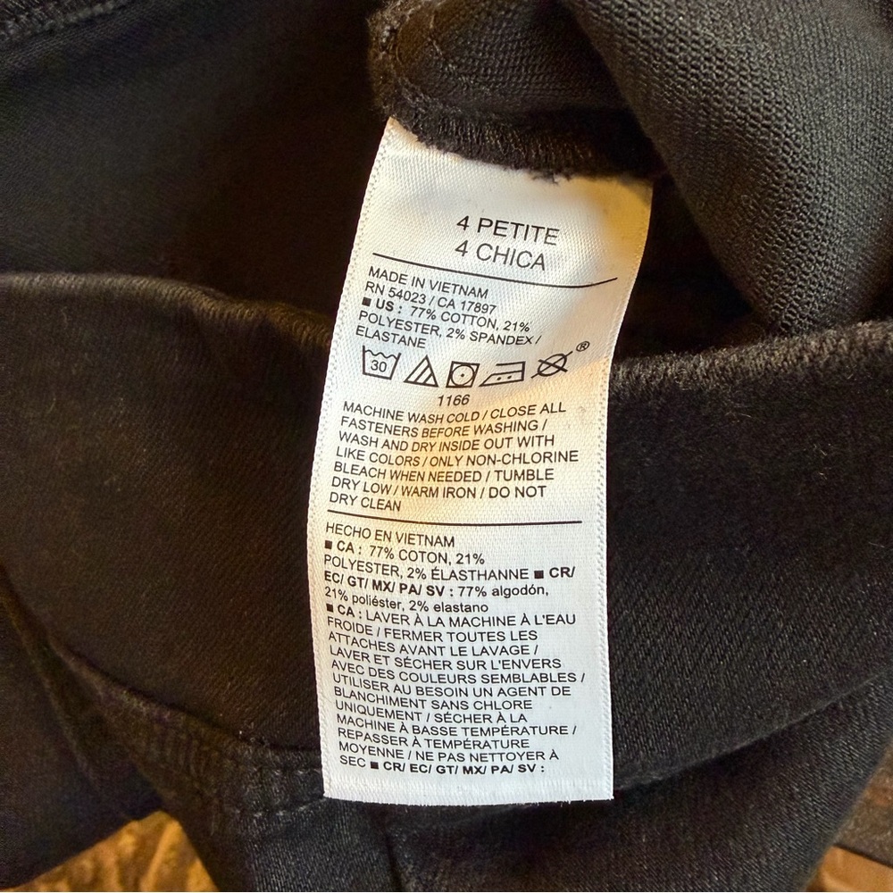 💐 Old Navy Wide Leg Cropped Jeans NWOT - Picture 9 of 9
